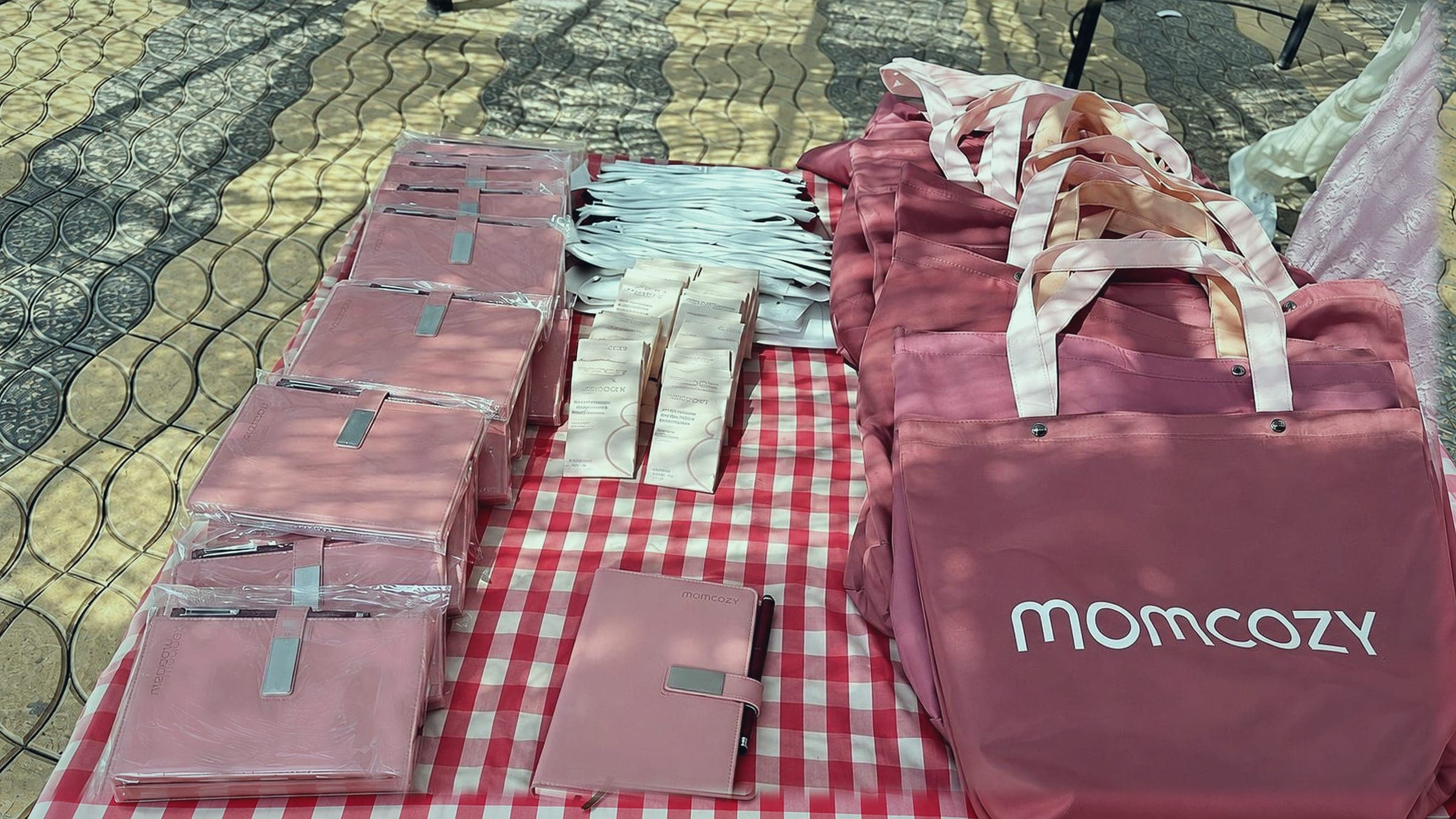 Momcozy — Mom's Day Out